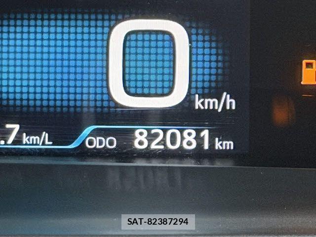 Toyota PRIUS 2016-06 6816634-21