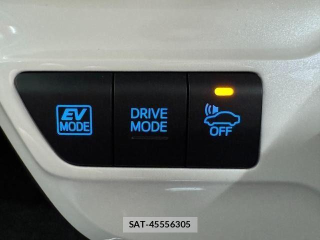 Toyota PRIUS 2017-03 6816625-20
