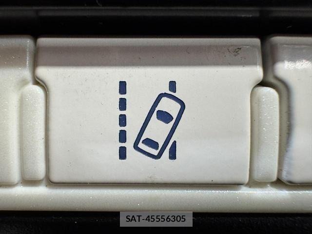 Toyota PRIUS 2017-03 6816625-21