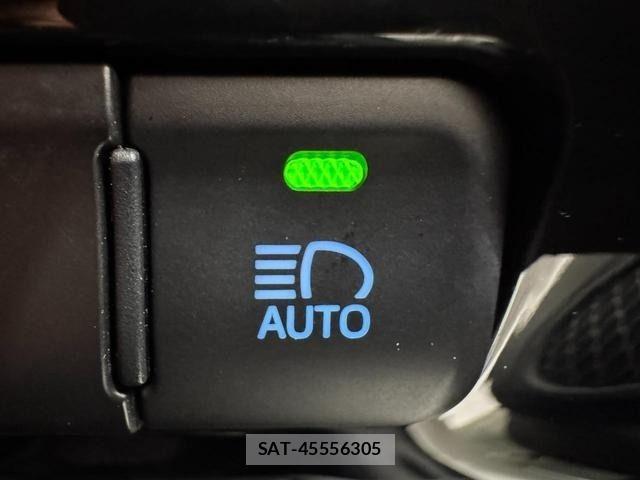 Toyota PRIUS 2017-03 6816625-24