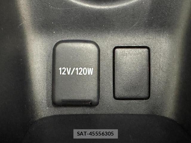 Toyota PRIUS 2017-03 6816625-26