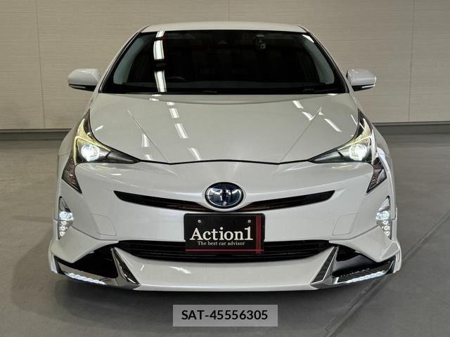 Toyota PRIUS 2017-03 6816625-2