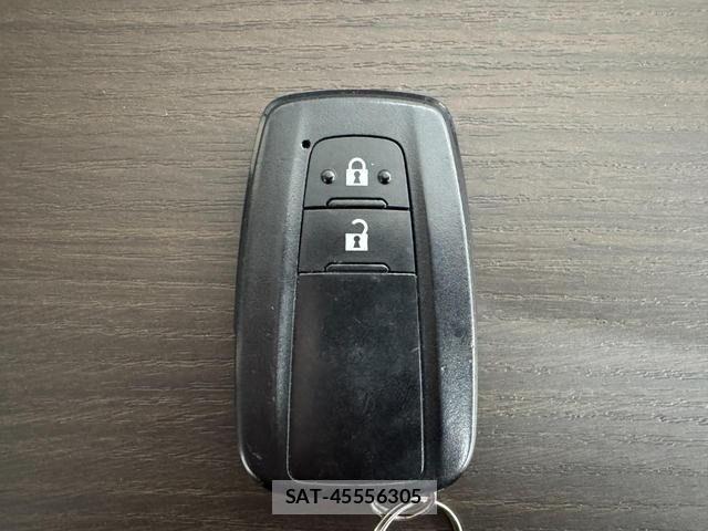 Toyota PRIUS 2017-03 6816625-29