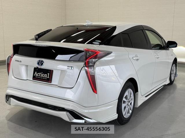 Toyota PRIUS 2017-03 6816625-5