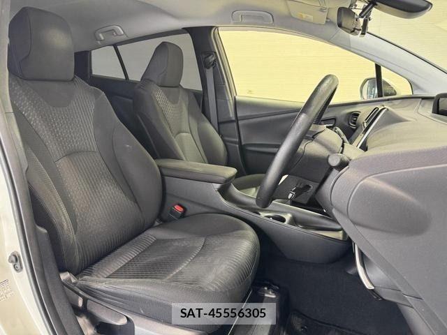 Toyota PRIUS 2017-03 6816625-8
