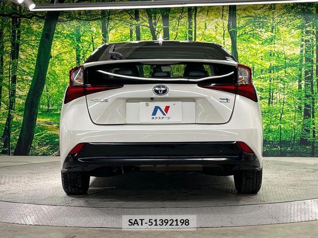Toyota PRIUS 2019-12 6816603-14