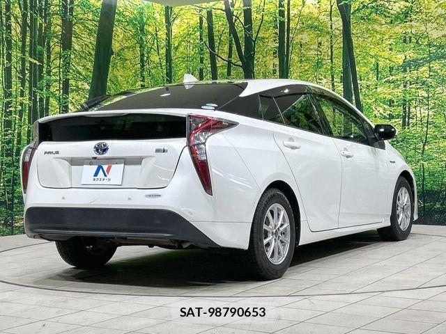Toyota PRIUS 2017-12 6816610-16
