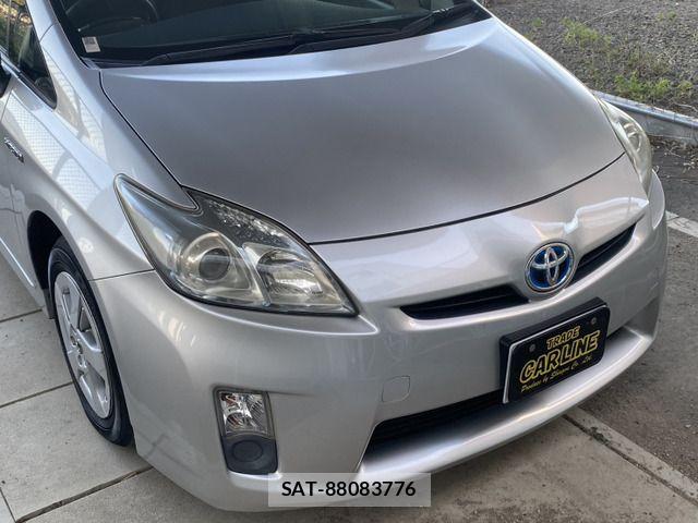 Toyota PRIUS 2011-07 6816674-11