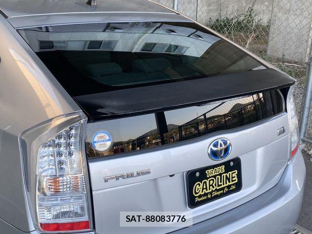 Toyota PRIUS 2011-07 6816674-16