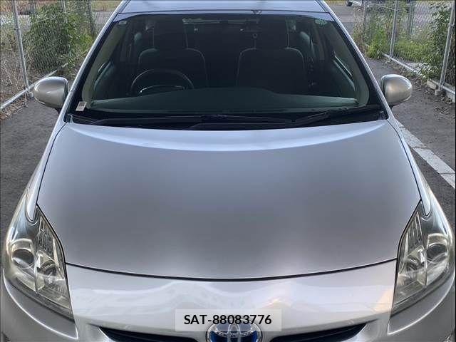 Toyota PRIUS 2011-07 6816674-22