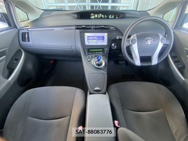 Toyota PRIUS 2011-07 6816674-2