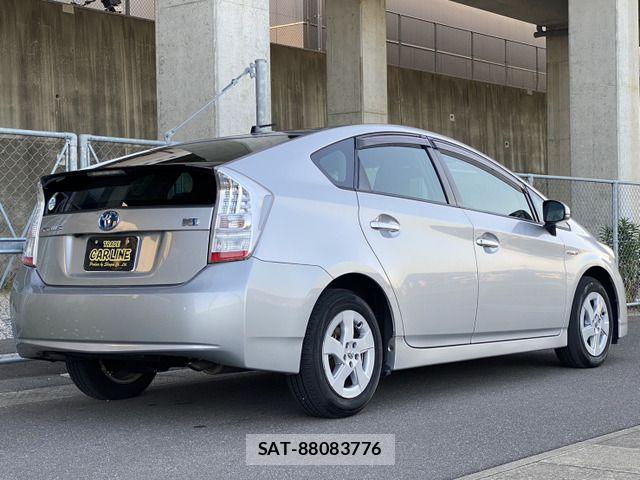 Toyota PRIUS 2011-07 6816674-5