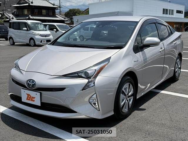 Toyota PRIUS 2018-02 6816636-9