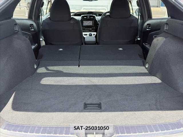 Toyota PRIUS 2018-02 6816636-19