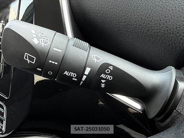 Toyota PRIUS 2018-02 6816636-27
