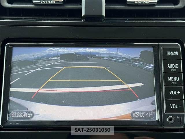 Toyota PRIUS 2018-02 6816636-3