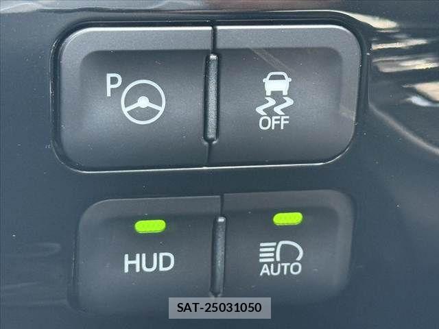 Toyota PRIUS 2018-02 6816636-4