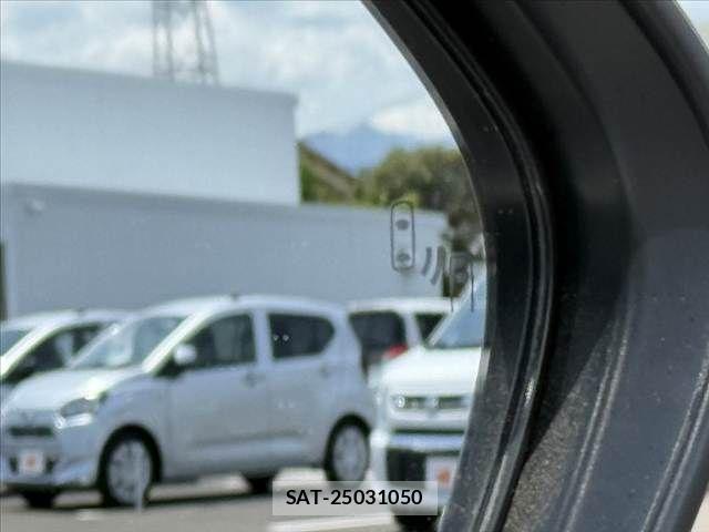 Toyota PRIUS 2018-02 6816636-6