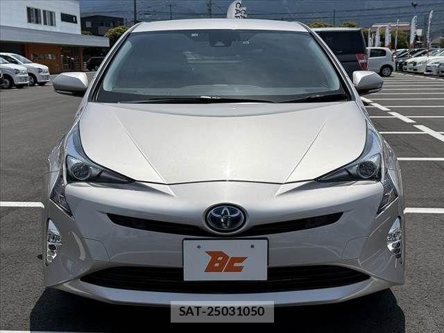 Toyota PRIUS 2018-02 6816636-8