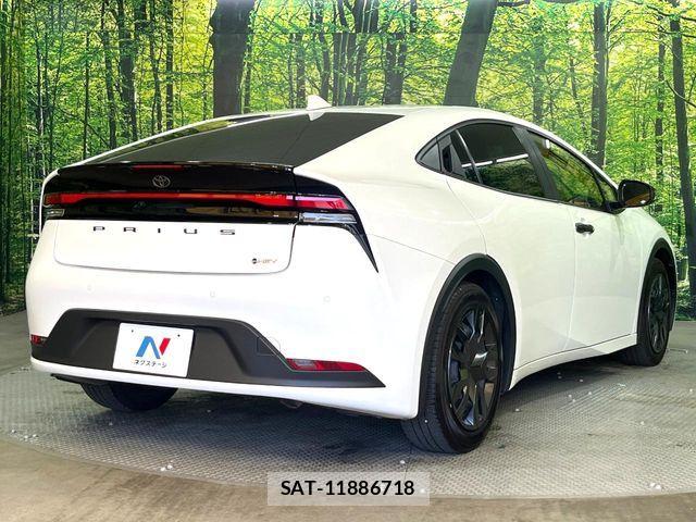 Toyota PRIUS 2023-03 6816593-15