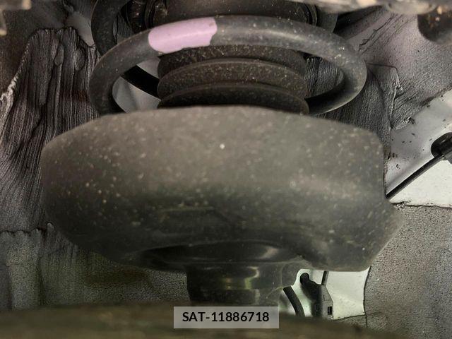 Toyota PRIUS 2023-03 6816593-18