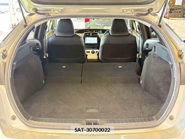 Toyota PRIUS 2016-01 6816644-11