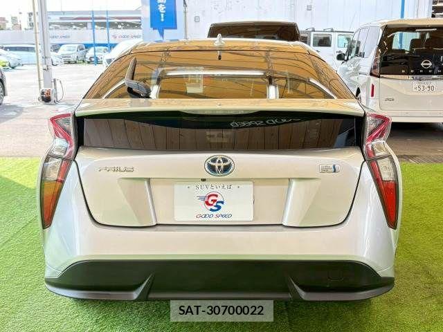 Toyota PRIUS 2016-01 6816644-16