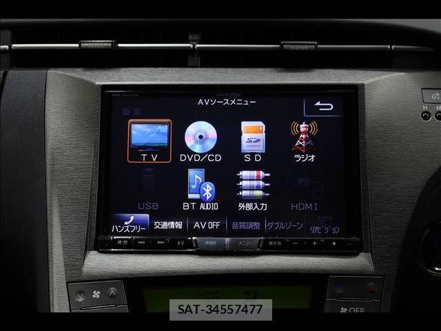 Toyota PRIUS 2015-03 6816667-4