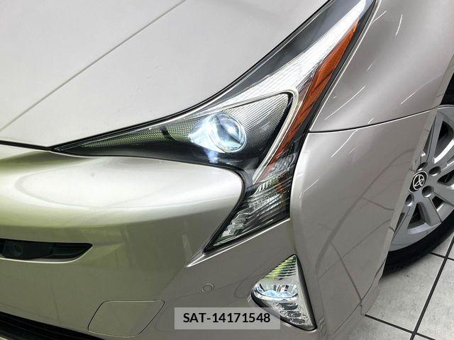 Toyota PRIUS 2017-04 6816631-11