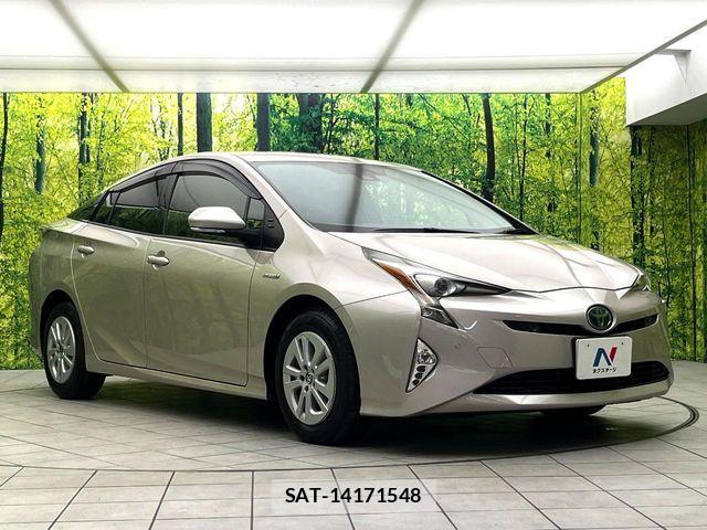 Toyota PRIUS 2017-04 6816631-15