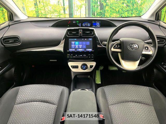 Toyota PRIUS 2017-04 6816631-1