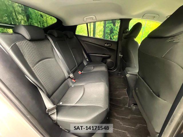 Toyota PRIUS 2017-04 6816631-8