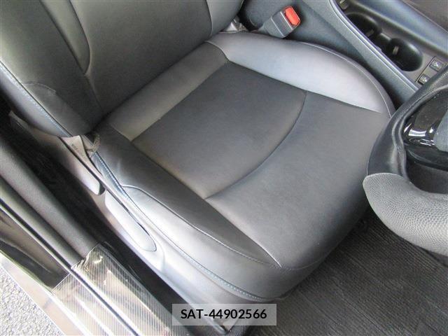 Toyota PRIUS 2019-01 6816614-14