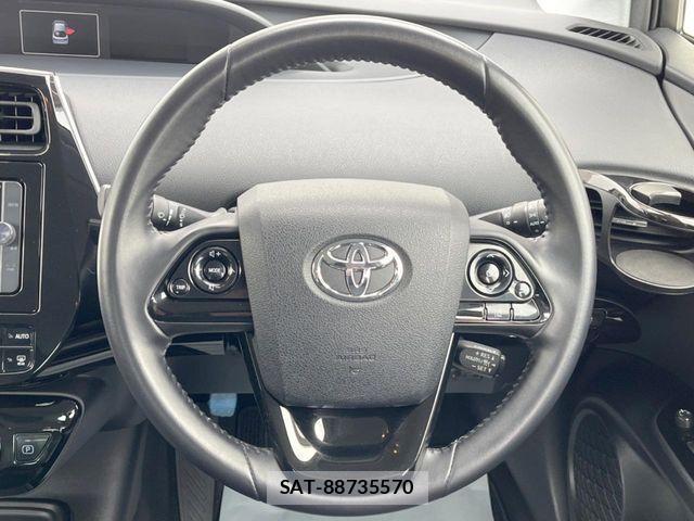 Toyota PRIUS 2019-09 6816615-10
