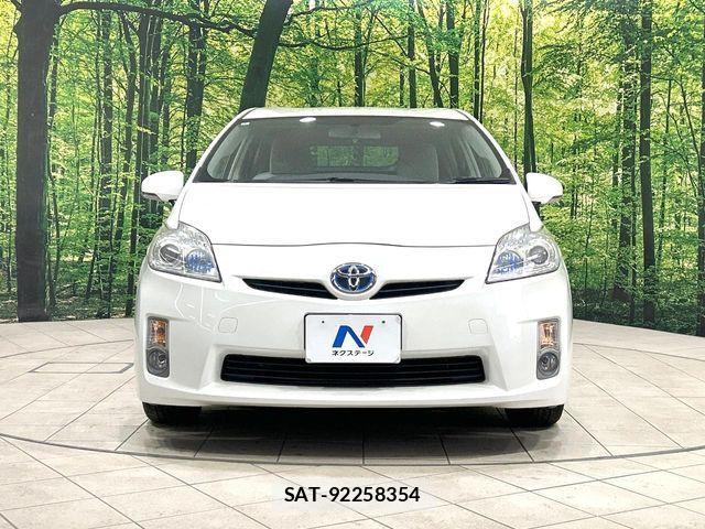 Toyota PRIUS 2010-02 6821597-13