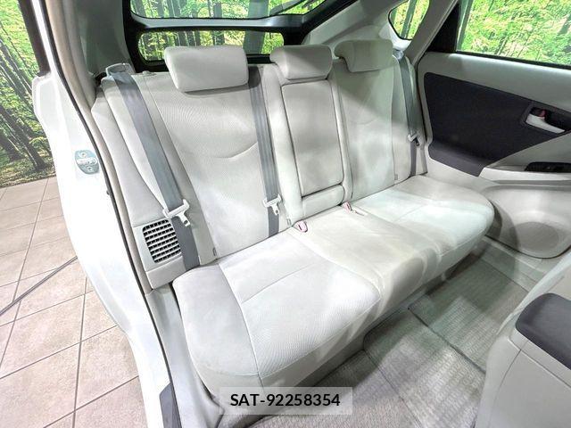 Toyota PRIUS 2010-02 6821597-8