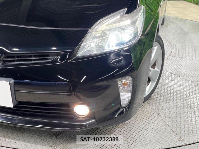 Toyota PRIUS 2013-12 6816646-11