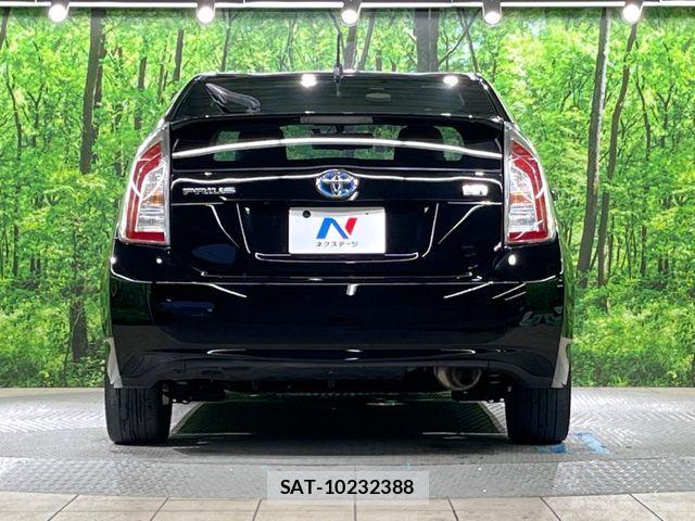 Toyota PRIUS 2013-12 6816646-14