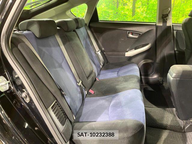Toyota PRIUS 2013-12 6816646-8