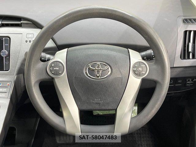 Toyota PRIUS 2013-10 6816645-10