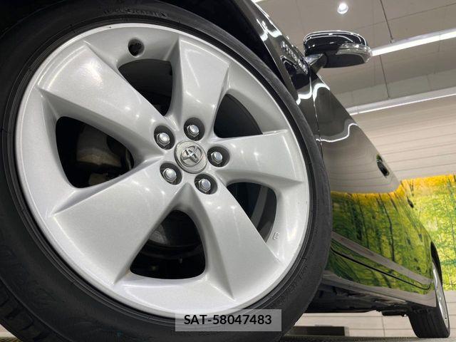 Toyota PRIUS 2013-10 6816645-12