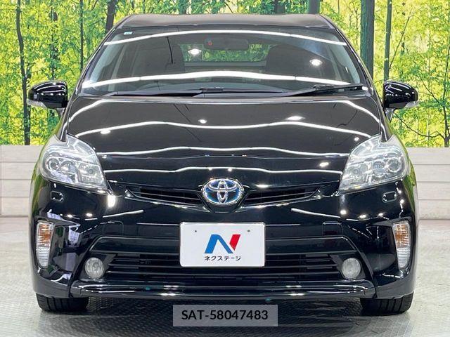 Toyota PRIUS 2013-10 6816645-13
