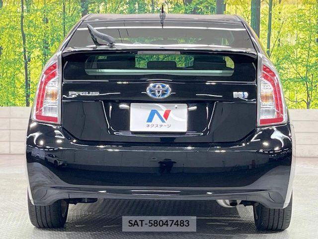 Toyota PRIUS 2013-10 6816645-14