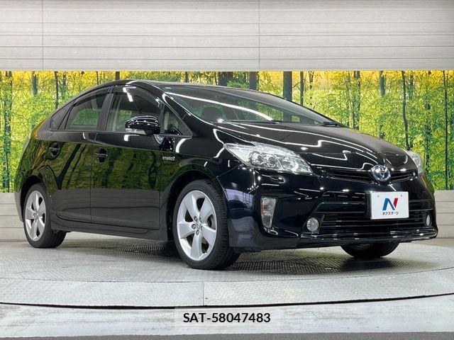 Toyota PRIUS 2013-10 6816645-15