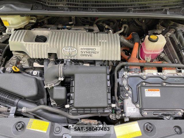 Toyota PRIUS 2013-10 6816645-17