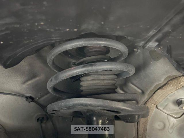 Toyota PRIUS 2013-10 6816645-19