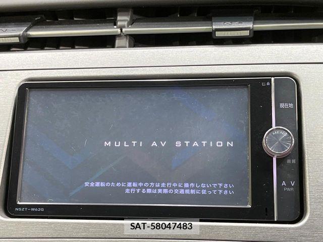Toyota PRIUS 2013-10 6816645-2