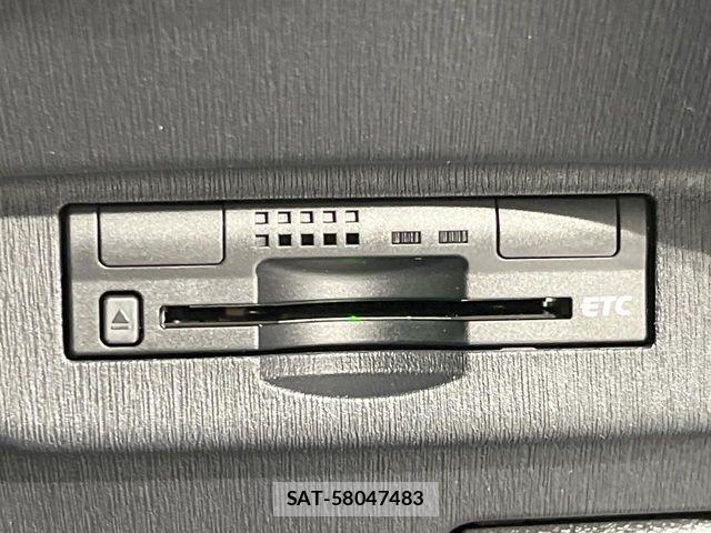 Toyota PRIUS 2013-10 6816645-3
