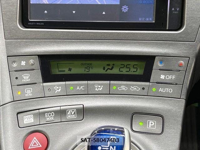 Toyota PRIUS 2013-10 6816645-5