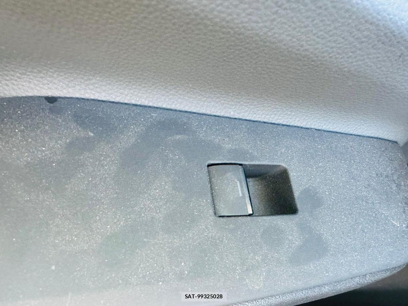 Toyota PRIUS 2023 6606196-21